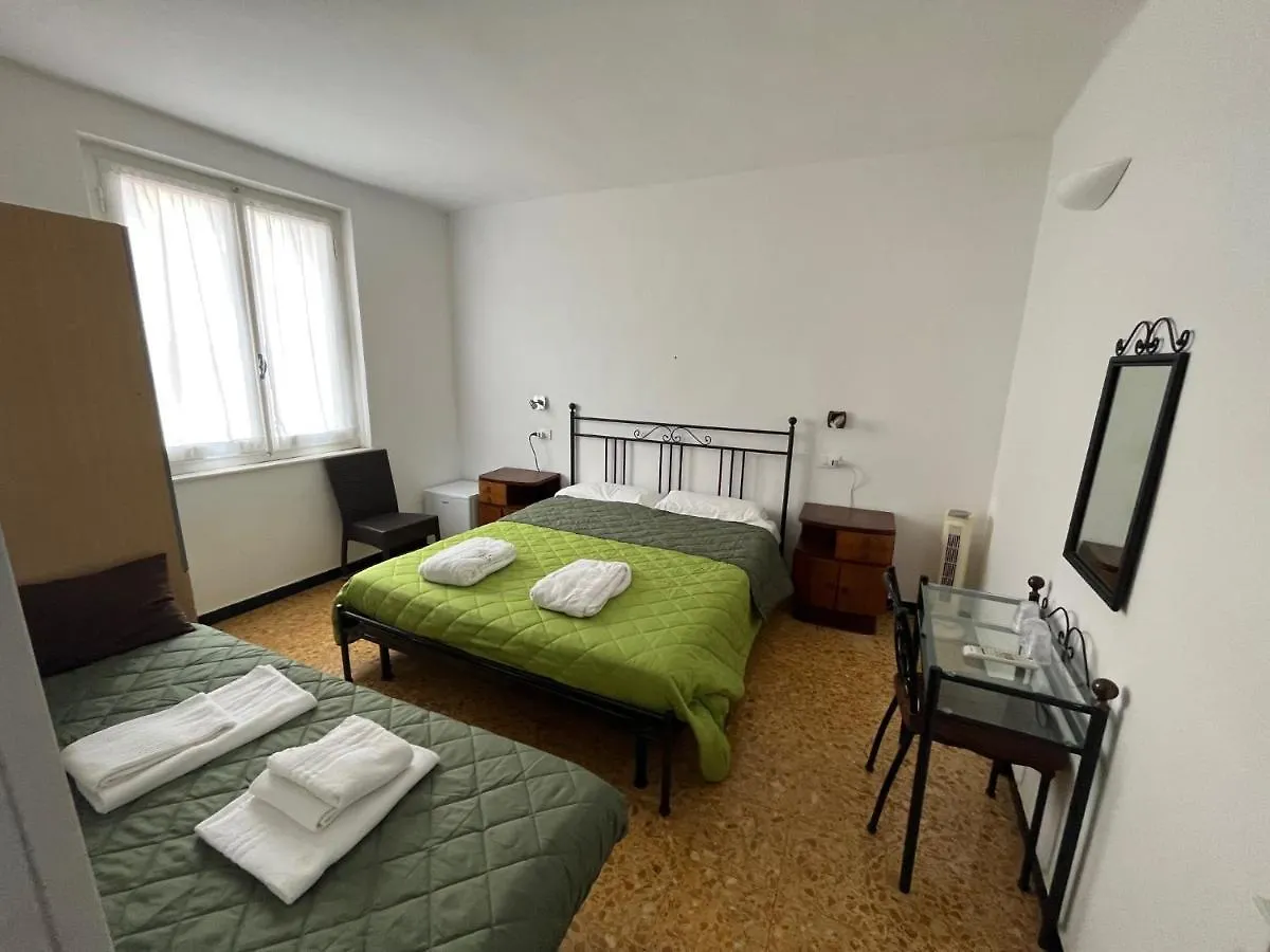 Yolo Rooms Bonassola Italia