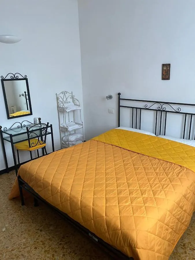 Yolo Rooms Bonassola