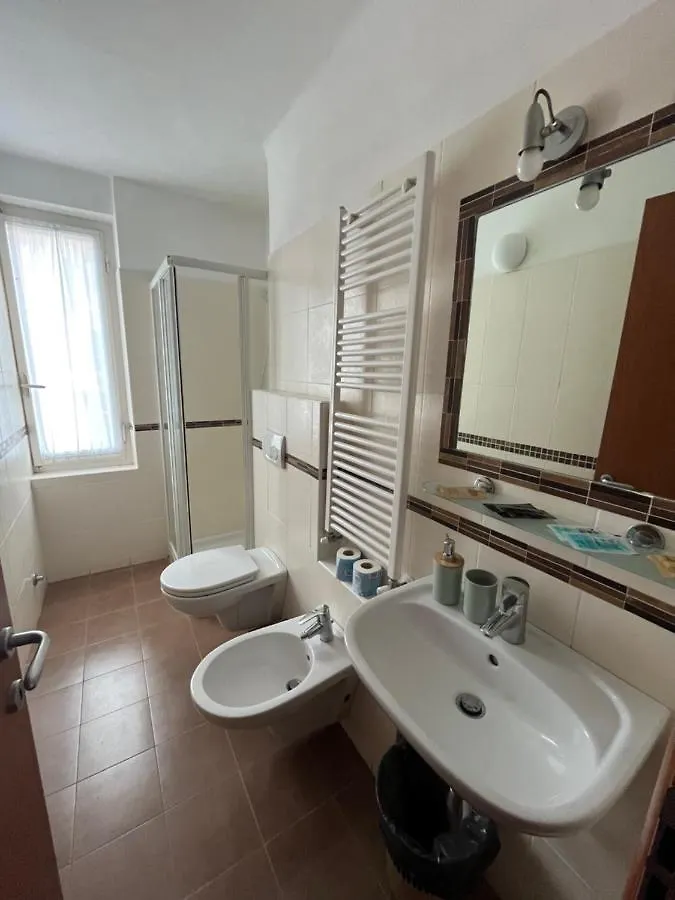 Yolo Rooms Bonassola 0*,  Italia
